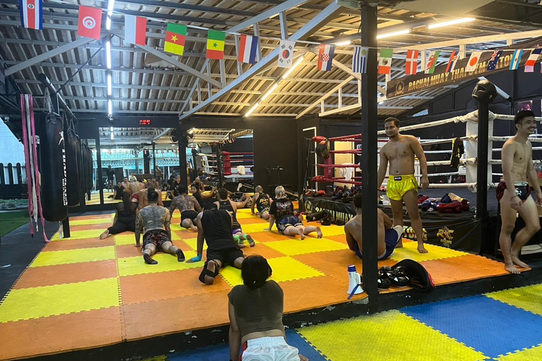 Patong : cours de boxe thaïlandaise au Rachai Muay Thai GymSéance de boxe thaïlandaise - Cours collectif