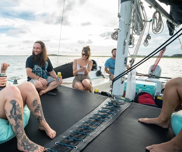 Folly Beach: Privat dag- eller solnedgangssejlads, køler medfølger