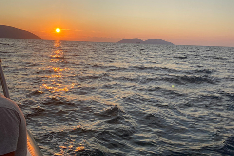 Vlorë: Sazan Island, Haxhi Ali Cave, and Karaburun Boat Tour Vlorë: Sazan, Haxhi Ali Cave Karaburun Boat Tour