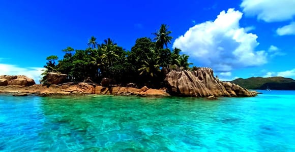 Praslin: Curieuse & St Pierre Island Day Trip with Barbecue