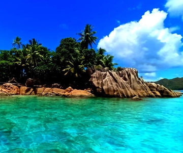 Praslin: Curieuse & St Pierre Island Day Trip with Barbecue