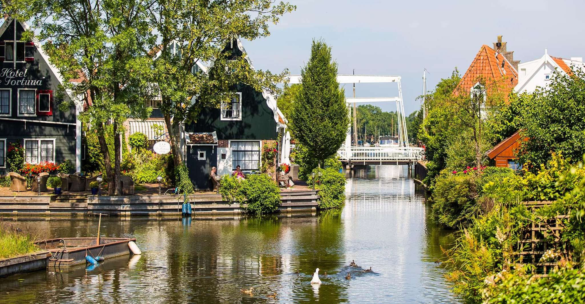 Amsterdam:Zaanse Schans, Marken, Volendam & Edam Guided Tour photo 15