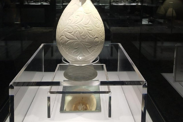 Shanghai: Guanfu Museum Entry Ticket in Shanghai Tower