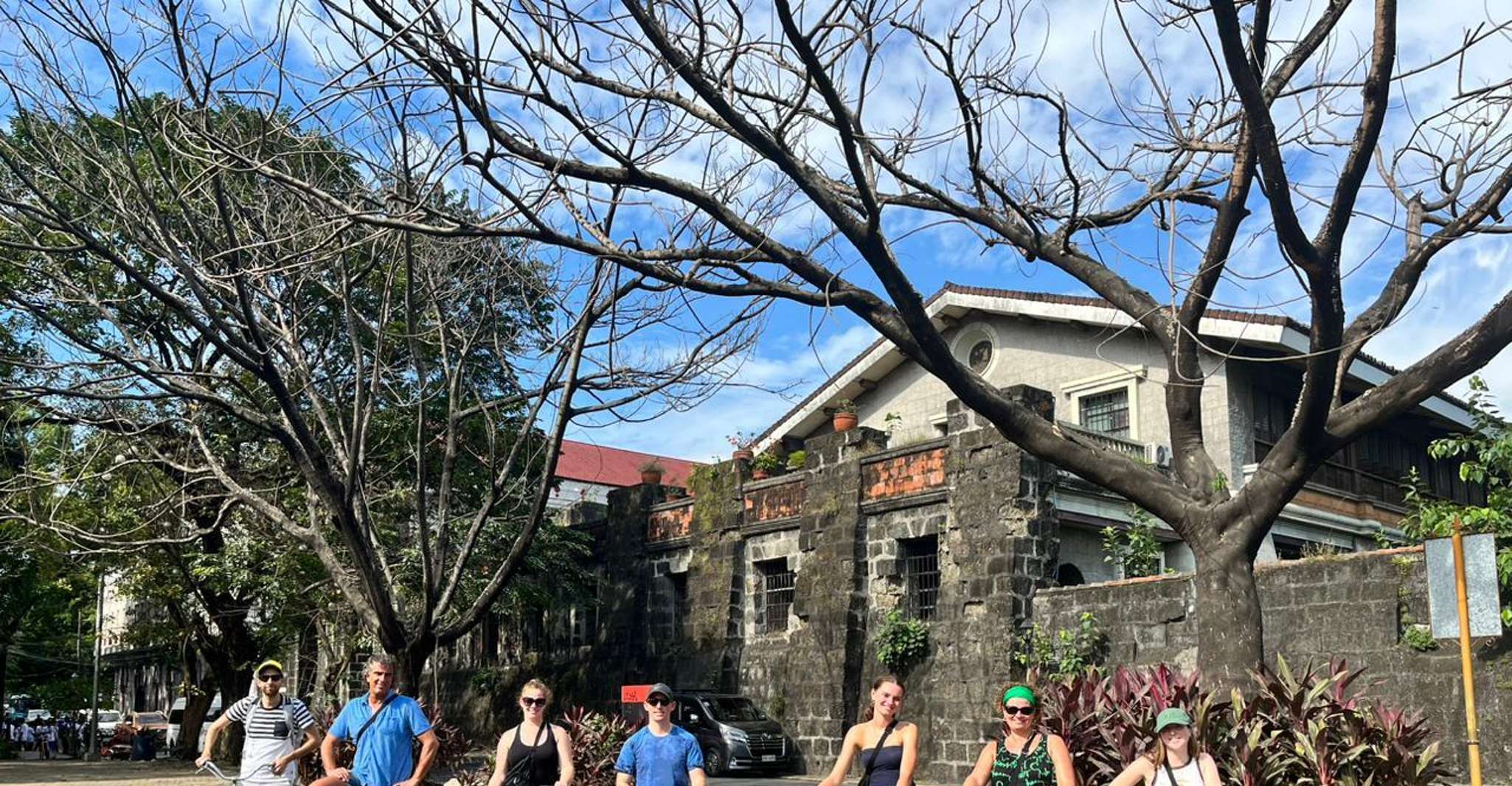 Manila, Radfahren und Walking Food Tour - Hizvo