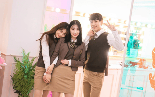 Seoul: Lotte World 1 Day Pass & School Uniform 1 Day Rental