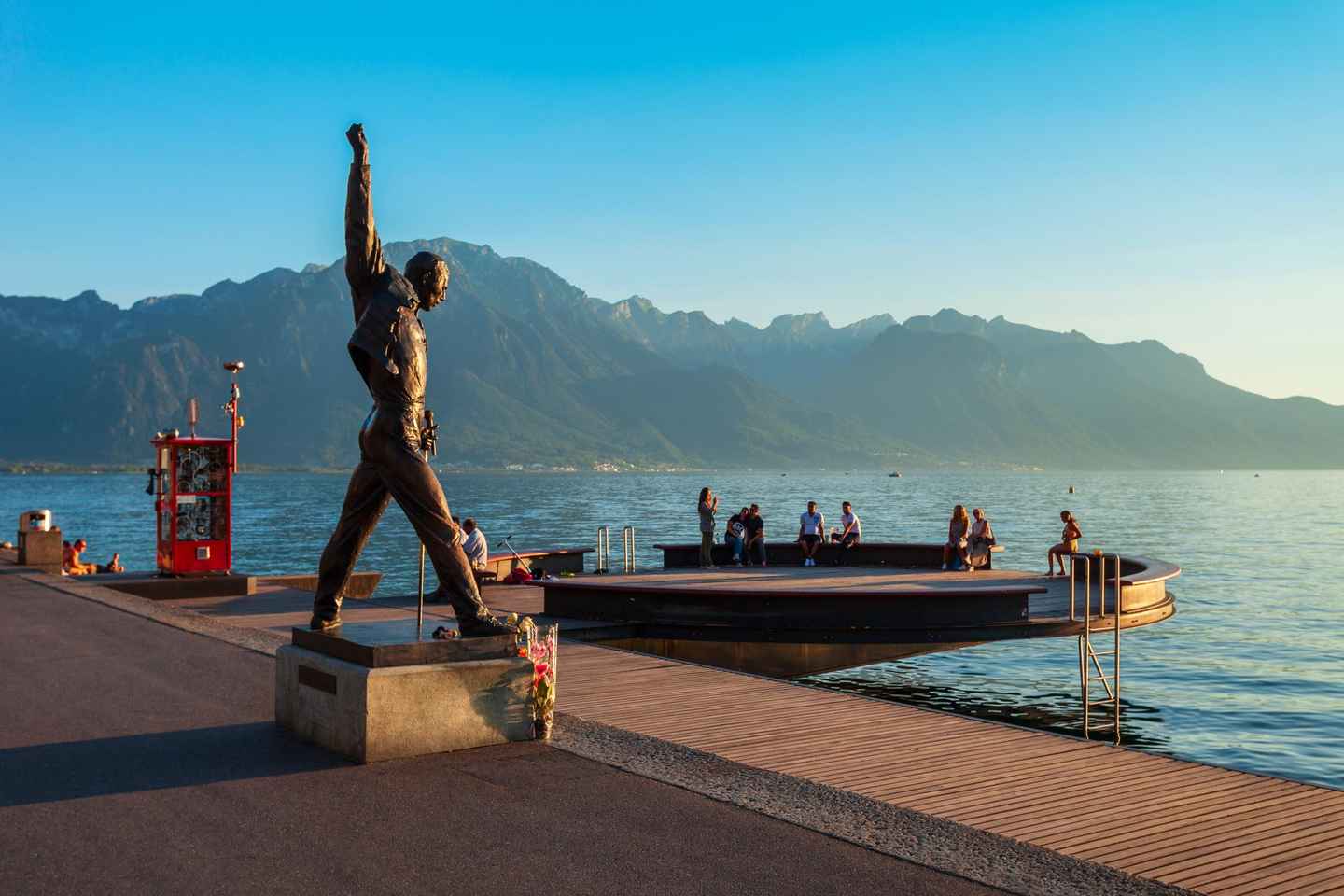 Montreux: Tracing the Legacy of a Rock Icon with a Local - 90 min - Walking Tour