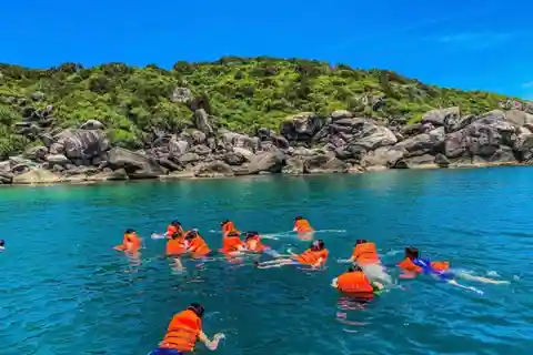 Cham Island: Experience Snorkeling and Lunch In A Day Tour