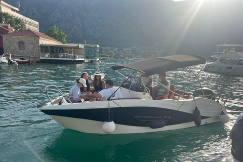 Kotor:Blaue Höhle, Lady of the Rocks und Mamula Bootstour