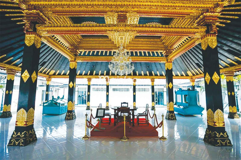 Yogyakarta: Sultanspalast, Wasserschloss &amp; KochkursSultan-Palast, Tamansari &amp; Kochkurs