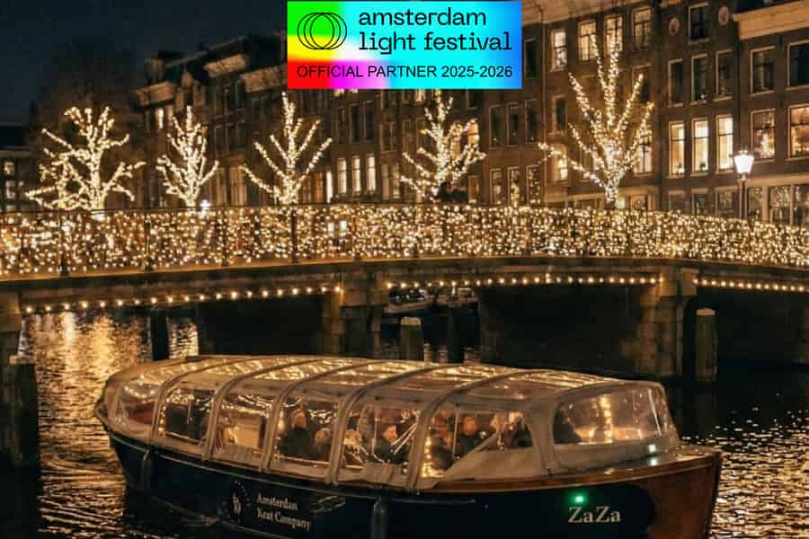Amsterdam: Beheizte Bootsfahrt zum Lichterfest mit unbegrenzten Drinks!. Foto: GetYourGuide