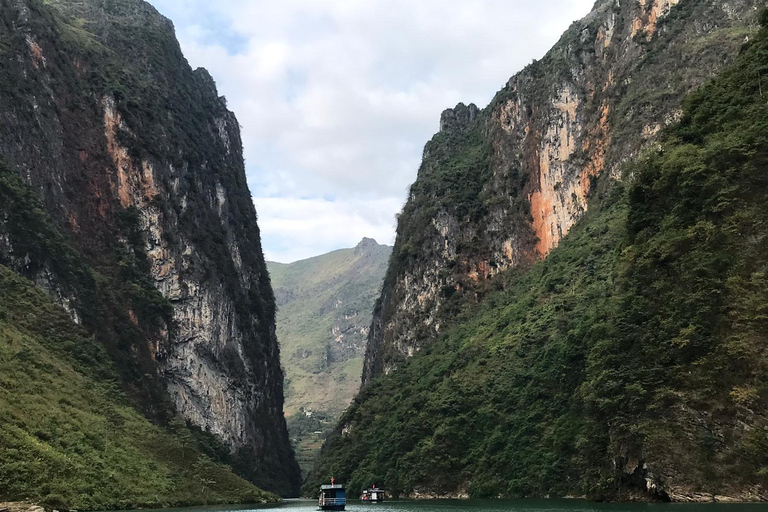 Ha Giang Loop Jasmine Tour 3D2N From Hanoi: Ha Giang Loop 3-Day 2-Night Tour with Homestay