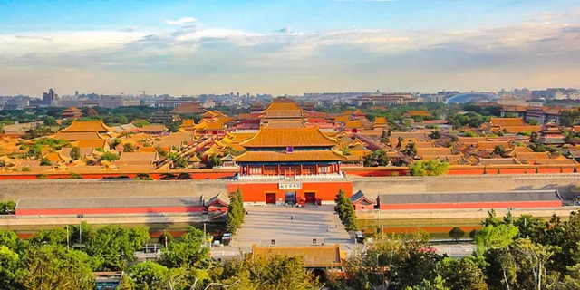 Beijing:Jingshan Park or Palace Museum Garden Entry Ticket