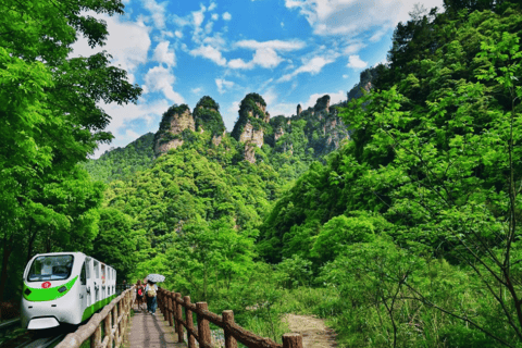 Parco Nazionale delle Foreste di Zhangjiajie: Ingresso con navetta