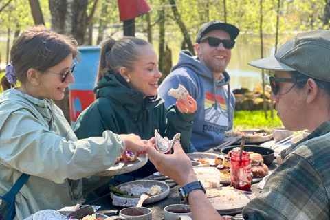 Bocados Bálticos: Una Experiencia Culinaria en la Naturaleza en Helsinki