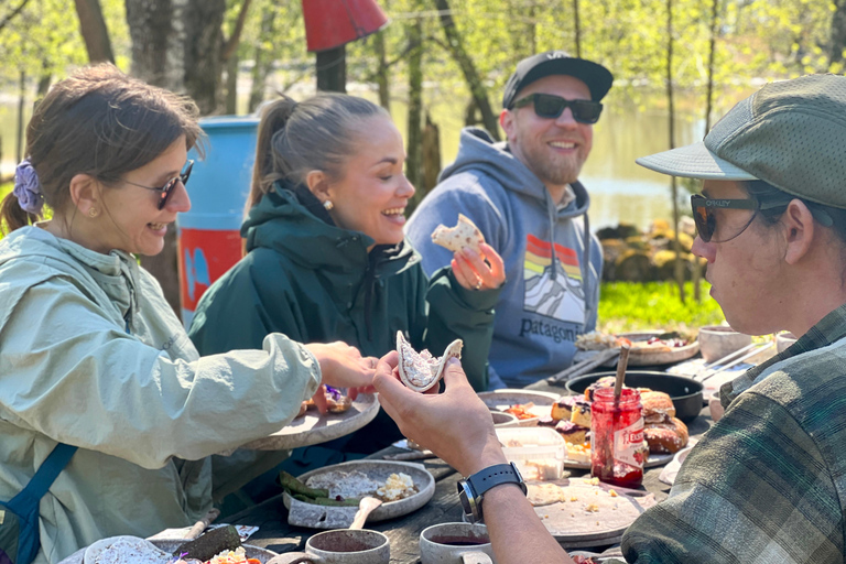 Bocados Bálticos: Una Experiencia Culinaria en la Naturaleza en Helsinki