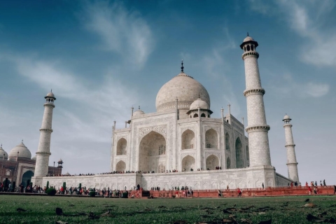 Au départ de Delhi : visite du Taj Mahal en train super rapide, tout comprisVisite en train de 1ère classe avec voiture, guide, billets et déjeuner