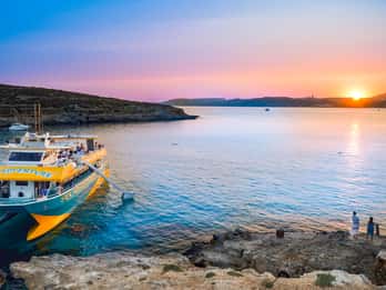 Fra Bugibba: Ettermiddagsbad i Den blå lagune med solnedgangscruise