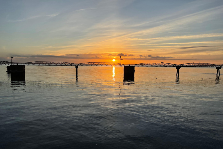 Parque das Nações: اليوغا والتأمل عند شروق الشمس على متن مركب شراعي!