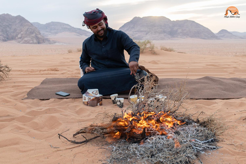 Wadi Rum: Bedouin Family Visit, Desert Safari & Dinner