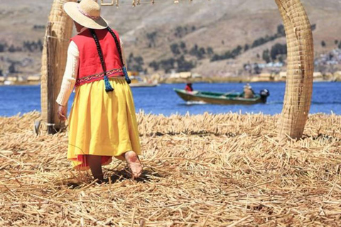 Von Puno nach Uros nach Taquile: Schnellboot mit Mittagessen und Tickets