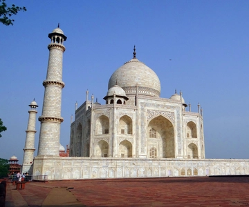 From Delhi: Day Trip to Taj Mahal, Agra Fort and Baby Taj