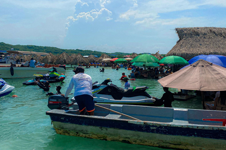 Cartagena: Passeio pelas 5 Ilhas do Rosário com mergulho com snorkel e almoço