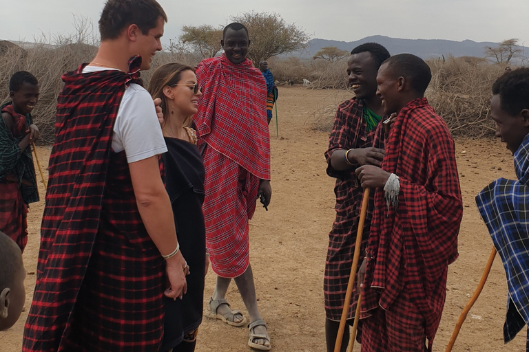 Maasai Boma Kulturerlebnis mit Mittagessen & GetränkenMaasai Boma-Abenteuer