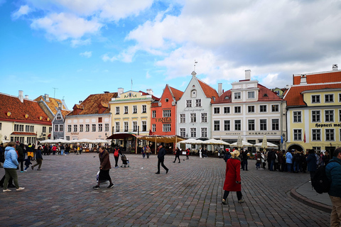 Tallinn classique : visite guidée de la vieille ville et du quartier de KadriorgVisite guidée classique de Tallinn : vieille ville et quartier de Kadriorg