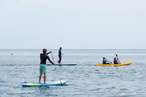 セストリ・レヴァンテ：岩場と水晶の間のスタンド・アップ・パドル