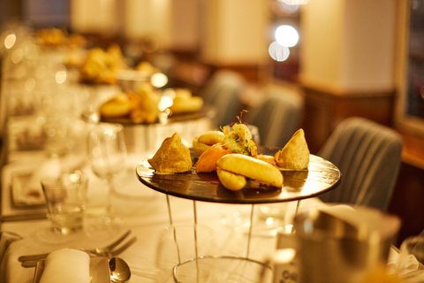 Sydney Harbour: Cabaret Cruise with 3-Course Dinner