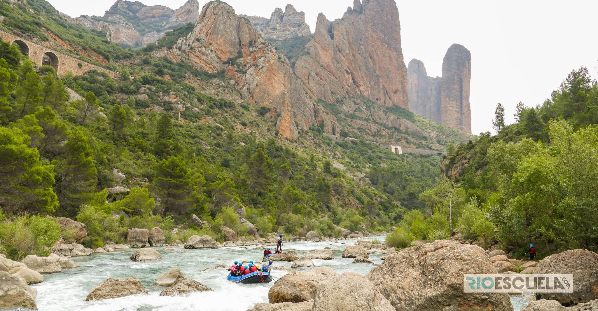 Pyrenees, Rafting in the Kingdom of the Mallos - Housity