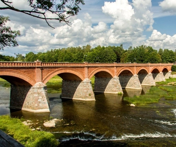 Tour particular Joias medievais de Kuldīga, Sabile e Kandava
