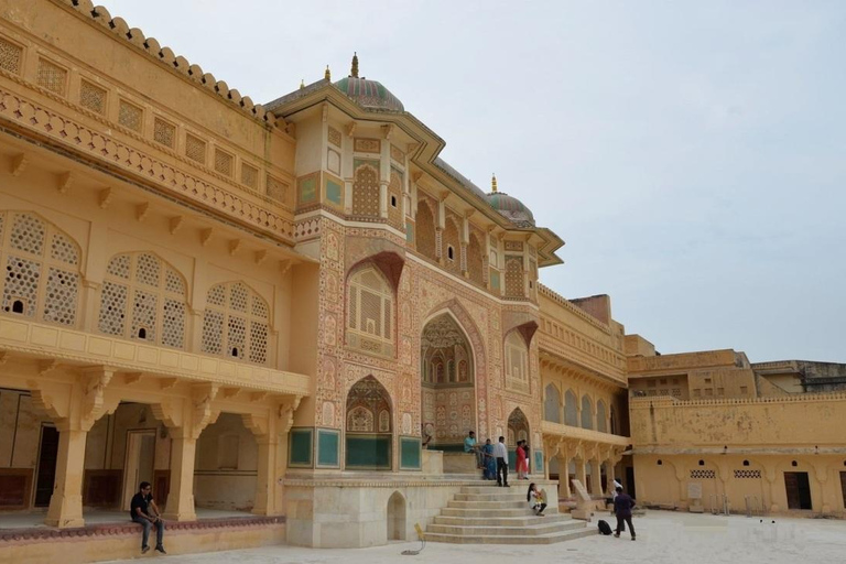 Jaipur: Amber Fort, stadspaleis en privétour Hawa MahalTour met vervoer, chauffeur en gids