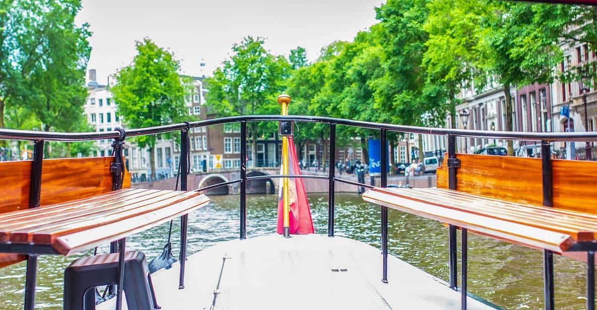 Afbeelding 3 van Amsterdam: Grachtenrondvaart voor kleine groepen incl. drankjes en snacks
