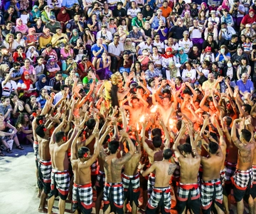 Bali Sunset: Uluwatu Temple, Kecak Dance and Jimbaran Bay