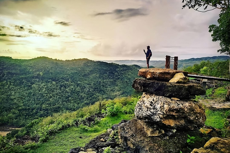 Yogyakarta: Cave, Highland, Sunset, &amp; Night View Day Tour