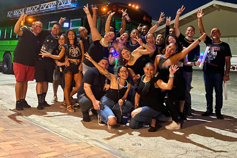 Visite en bus de la vie nocturne d'Aruba à bord d'un carnaval