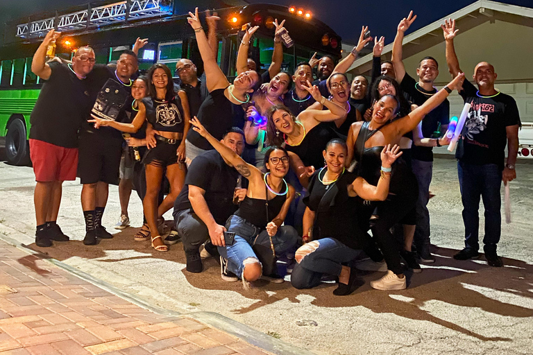 Visite en bus de la vie nocturne d'Aruba à bord d'un carnaval