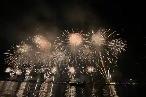 Crociera in catamarano con fuochi d'artificio e tramonto da Théoule