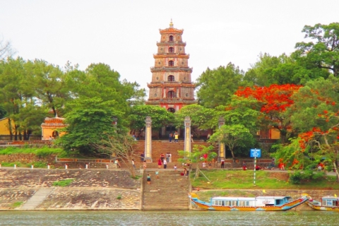 Excursion d'une demi-journée à la découverte de la ville impériale de Hue et de la ville de ForbidenExcursion d'une demi-journée à Hue avec promenade en bateau et visites touristiques