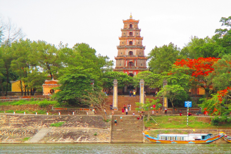 Excursión de medio día para explorar la Ciudad Imperial de Hue y la Ciudad de ForbidenExcursión de medio día a Hue con paseo en barco y visitas turísticas