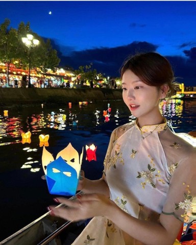 Discover Hoi An ancient town by night