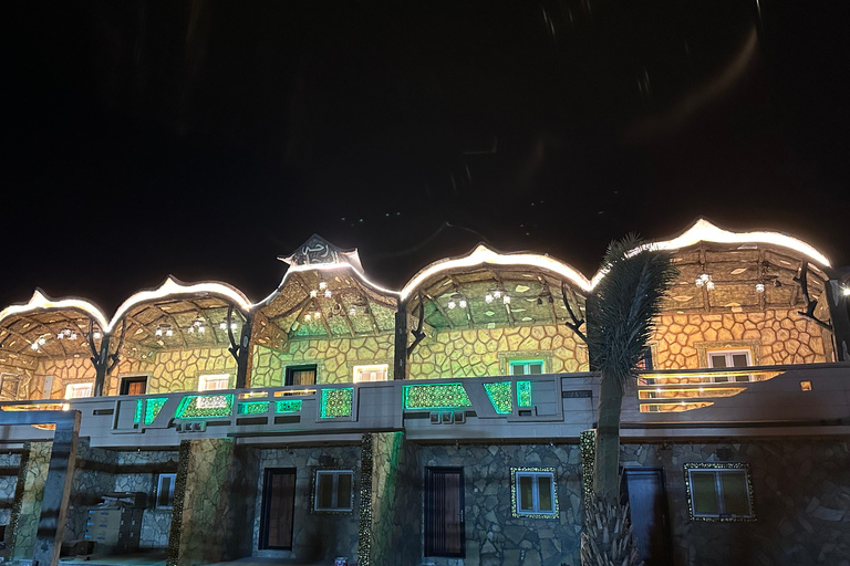 Oman: 5-Day Adventure Tour with Forts, Souqs & Mountains