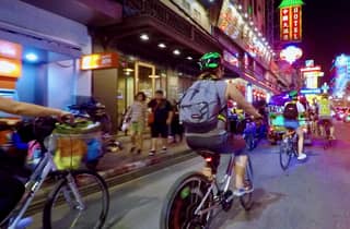 Nächtliche Fahrradtour durch Bangkok: Chinatown, Tempel & Streetfood-Dinner