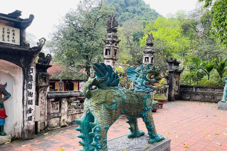 From Hanoi: Perfume Pagoda & Huong Tich Cave Group Tour