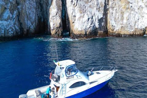 San Cristóbal: 360° Navigable Tour with Lunch & Snorkeling