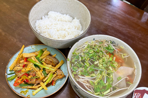 Da Nang: excursão a pé pela comida de rua e espetáculo Charming Da NangDa Nang: Excursão a pé pela comida de rua e espetáculo Charming Da Nang