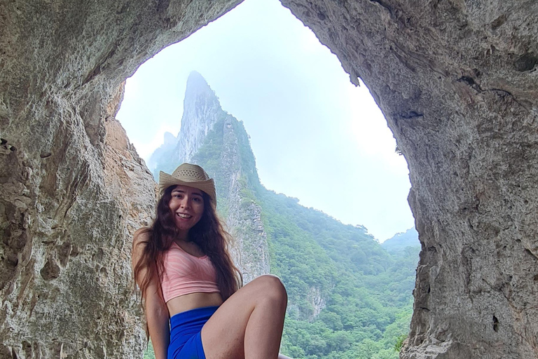 Monterrey : Profitez d&#039;une eau rafraîchissante en traversant le Cerro Agujerado.