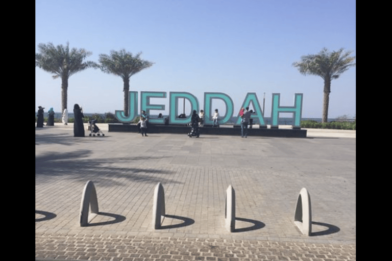 Jeddah: City Highlights Tour with Local Guide private tour