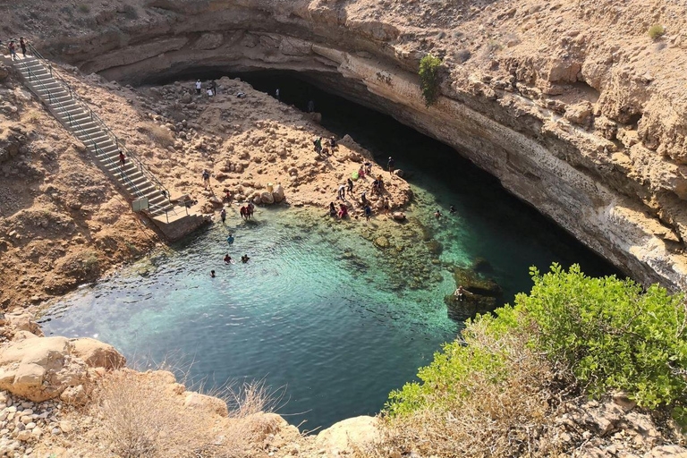 Ganztagestour nach Wadi Shab-Fins Beach-Sinkhole- Private Tour